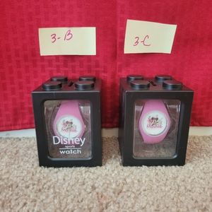NIB Glow in dark Minnie Mouse silicone watches. (Price is for 1)